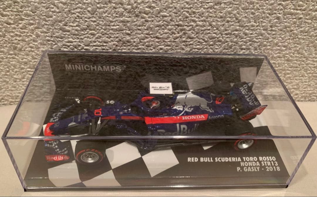 ミニカー Red Bull Scuderia Toro Rosso Honda STR13