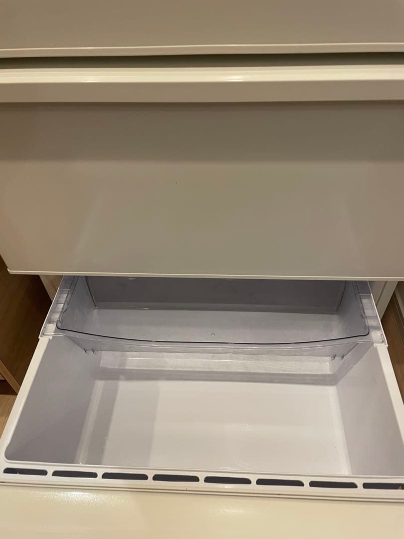 10/28まで　送料込AQUA 272L 冷蔵庫 AQR-27J(W) 3ドア