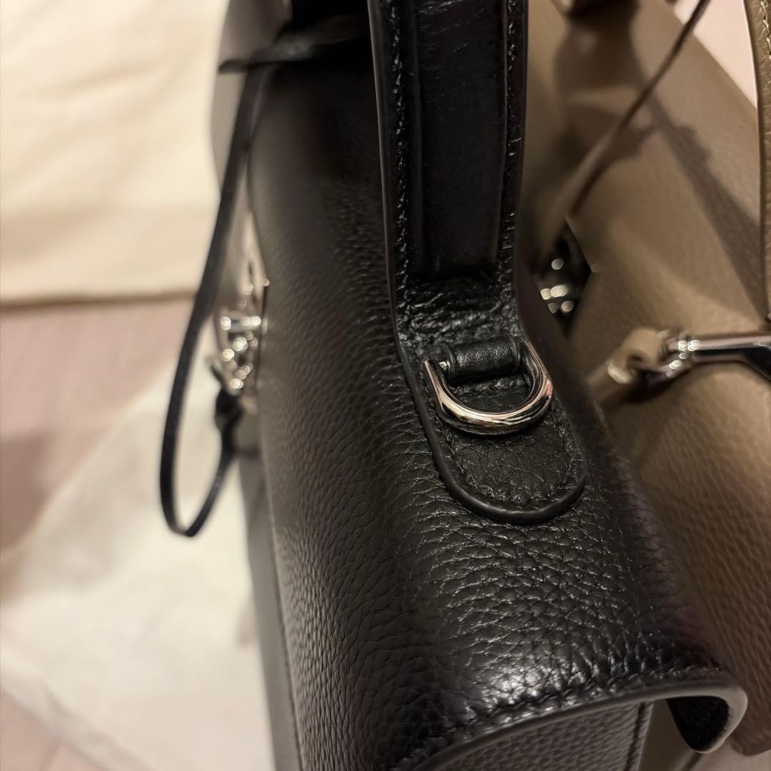 CAFUNÉ ブラックレザーハンドバッグ