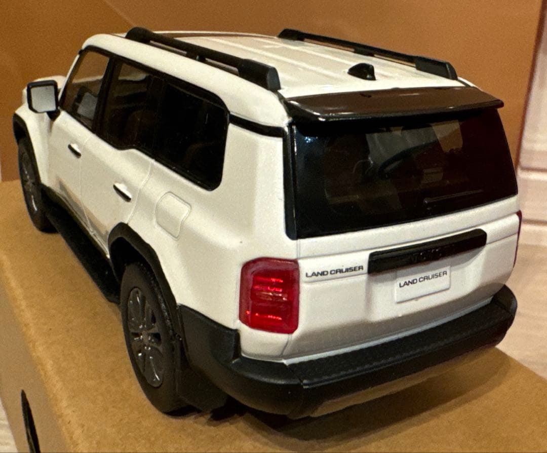 【新品】トヨタ⭐︎カラーサンプルミニカー！新型ランドクルーザー250⭐︎パール⭐︎