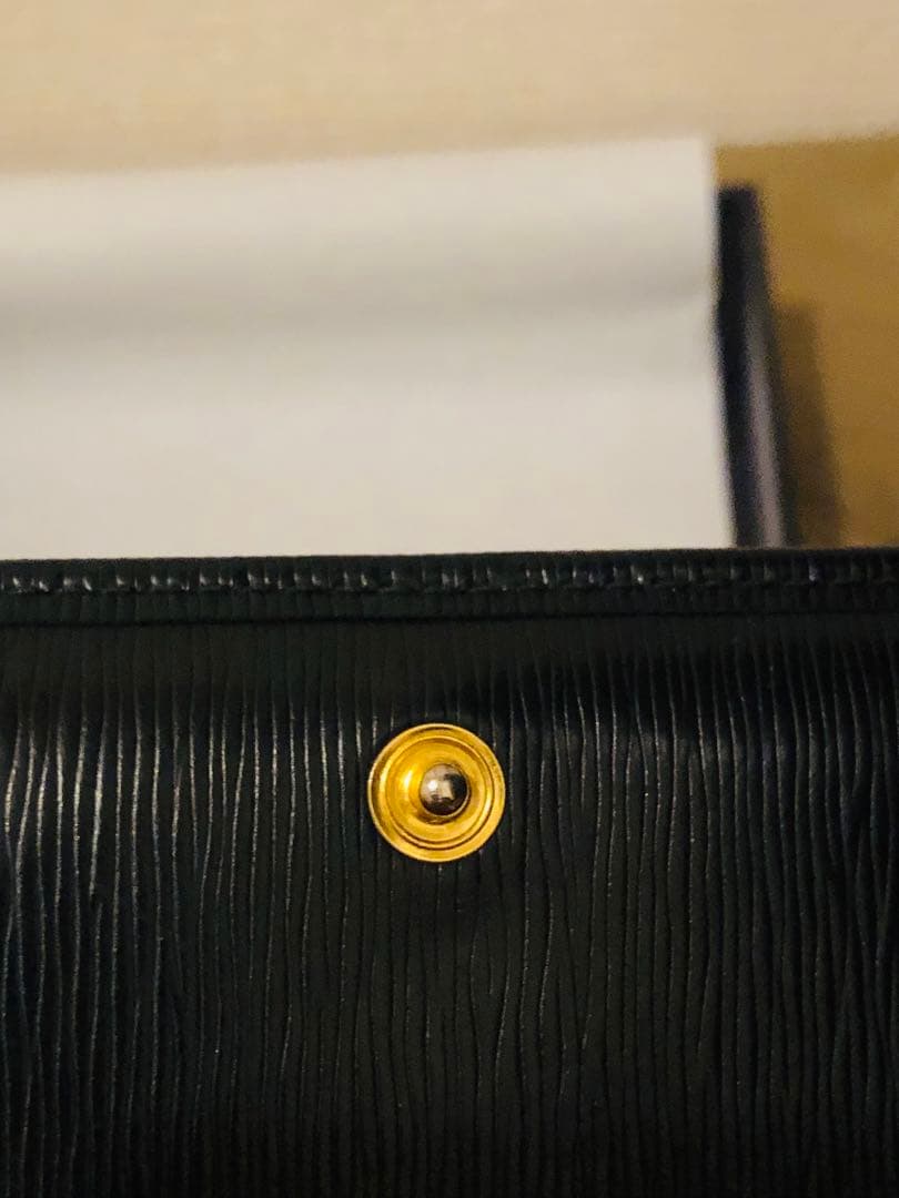 PRADA二つ折り財布 (ICチップ(RFID)搭載)