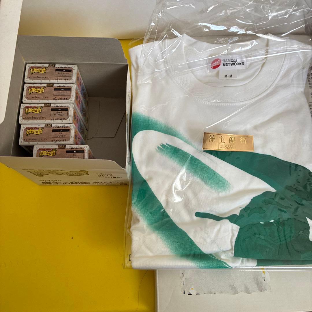 ピ*ト様 株主優待ガンダムモビルスーツ Tシャツ＆SDガンダム騎士の秘密５個セッ