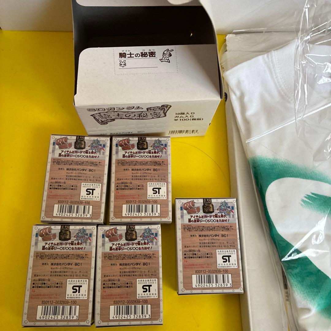 ピ*ト様 株主優待ガンダムモビルスーツ Tシャツ＆SDガンダム騎士の秘密５個セッ