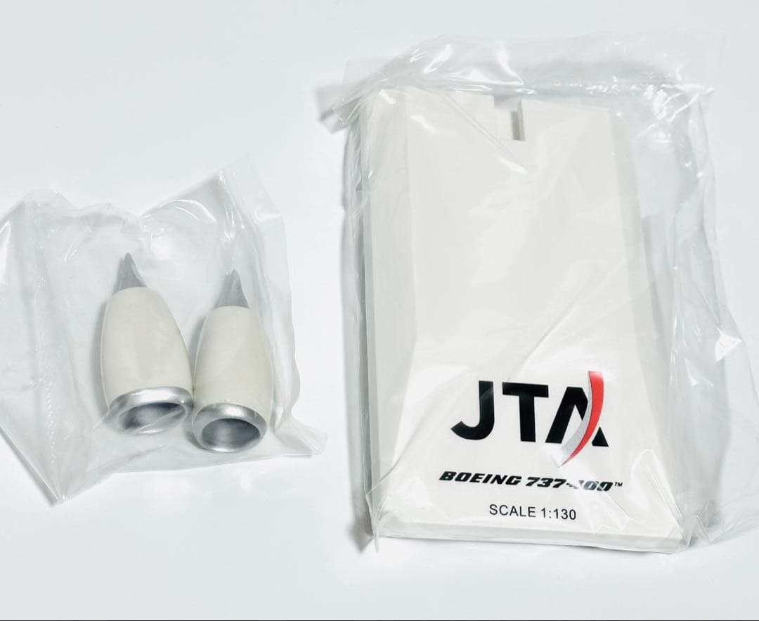 JALUX 1/130 B737-400 JAL×KOBUKURO