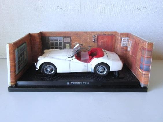 特価 京商 (1/18) トライアンフ TR3A