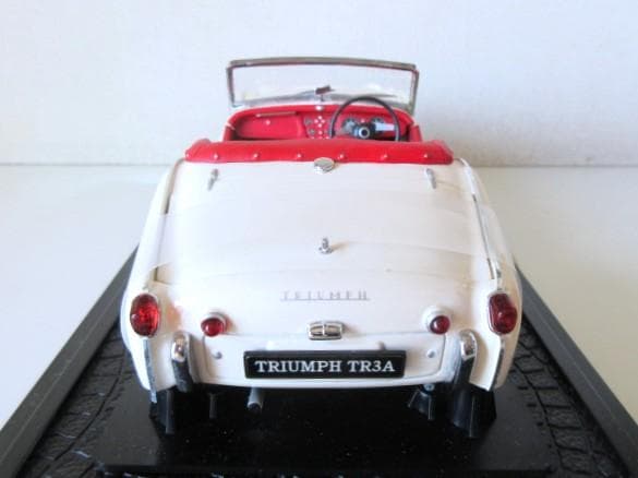 特価 京商 (1/18) トライアンフ TR3A