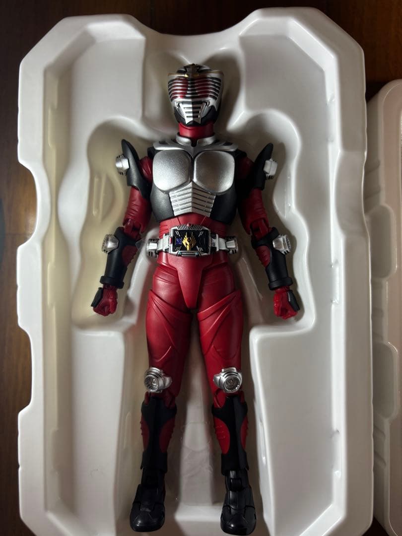 S.H.Figuarts　真骨彫製法　仮面ライダー龍騎