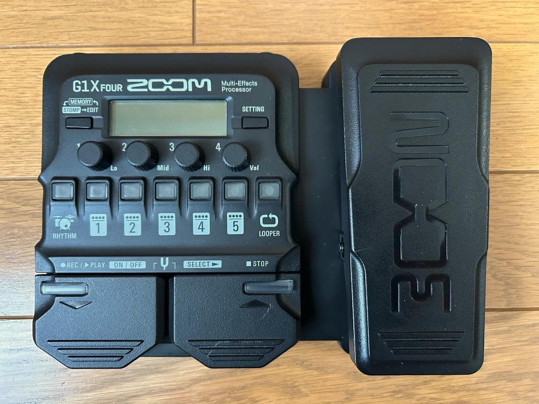 G1X FOUR マルチエフェクター　ZOOM