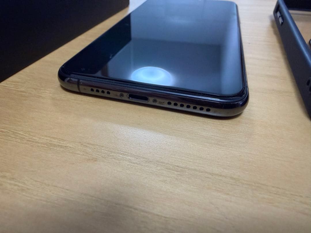 iPhone 11 pro max 256gb スペースグレー　simフリー
