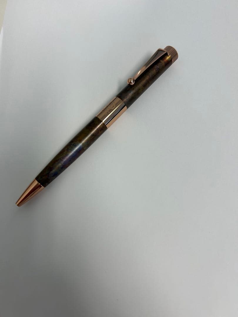 伊東屋 ROMEO　No.3 ボールペン　細軸　斑紋孔雀色ヴィンテージローズ