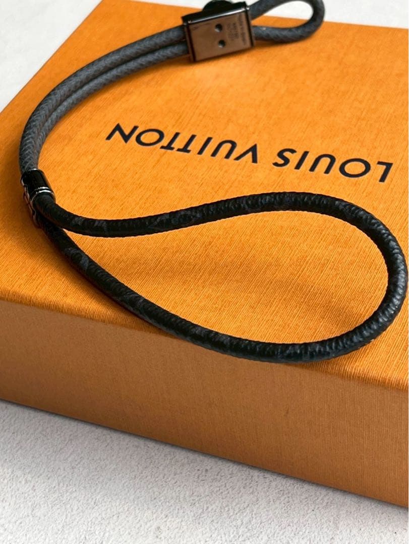 【一度使用】ルイヴィトン モノグラム エクリプス ループ イット ブレスレット