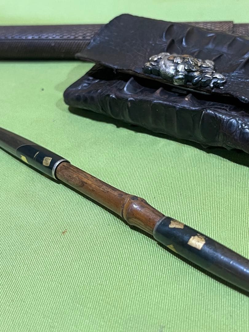 喫煙具　当時物　クロコダイル　煙管入れ　煙管　金銀装飾