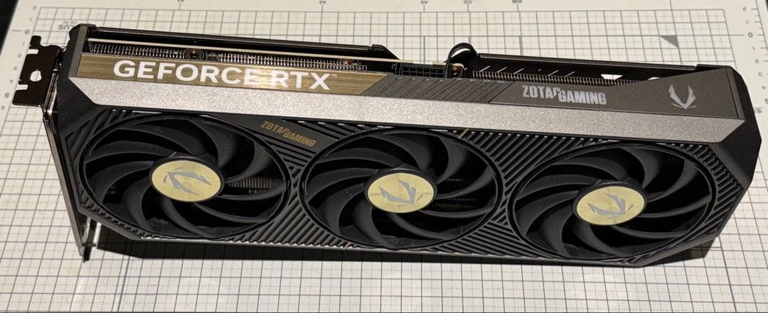 ZOTAC GeForceRTX5070 SOLID OC 12GB【中古】