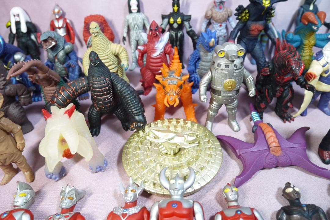 ウルトラヒーローシリーズ500　ウルトラ怪獣シリーズ500　ソフビ95体