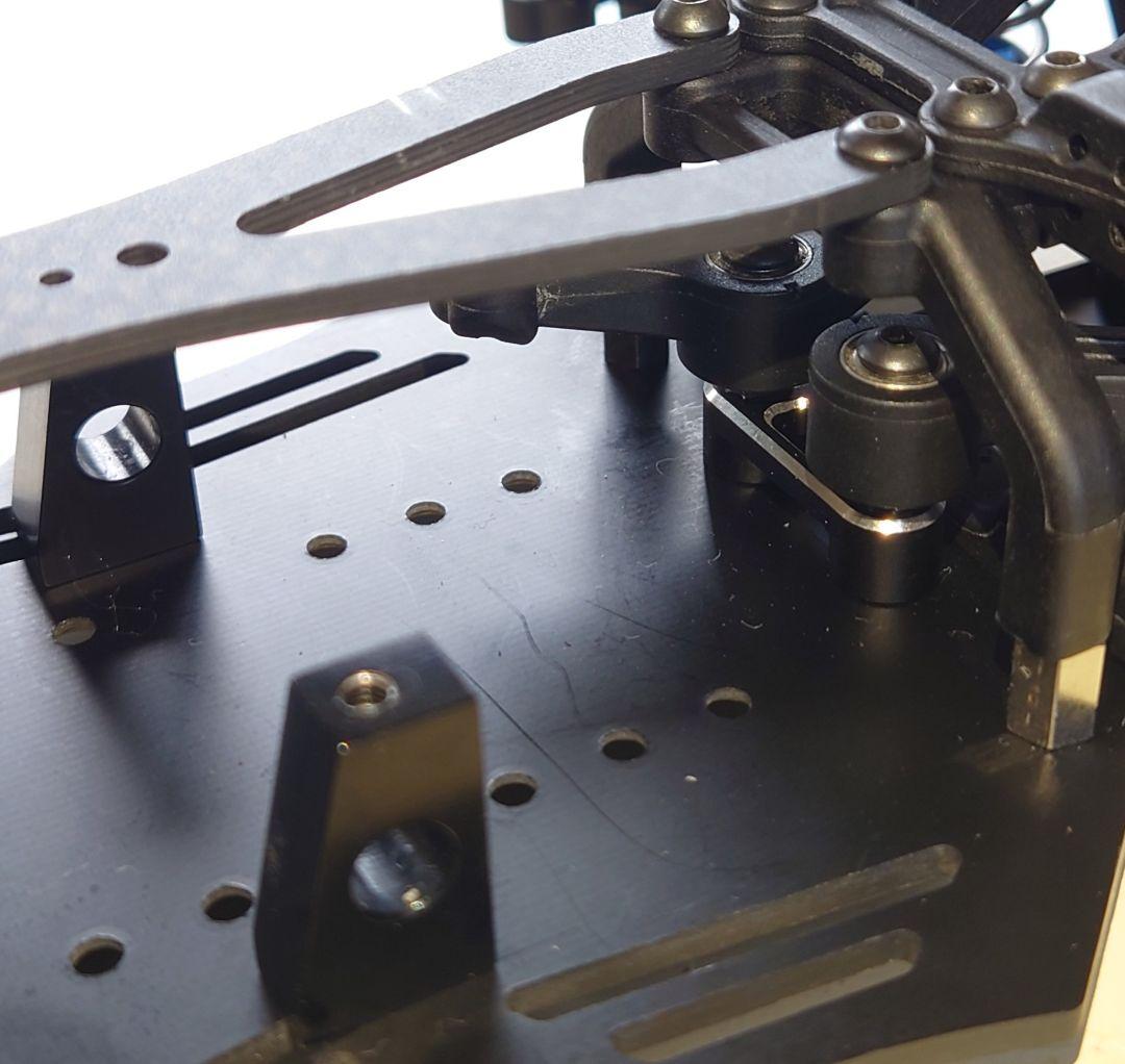 ラジコン　シャーシ