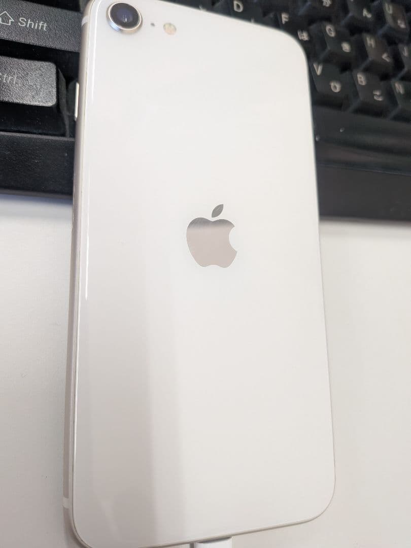 iPhone SE3 64GB スターライト 第3世代