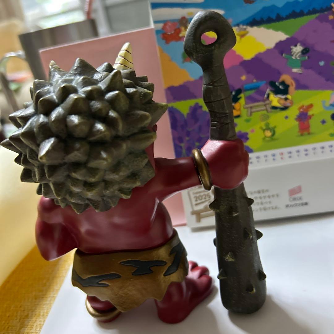 赤い鬼のフィギュア 棍棒付き 7／10迄とします