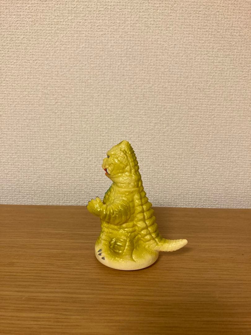 M1号　レッドキング　貯金箱