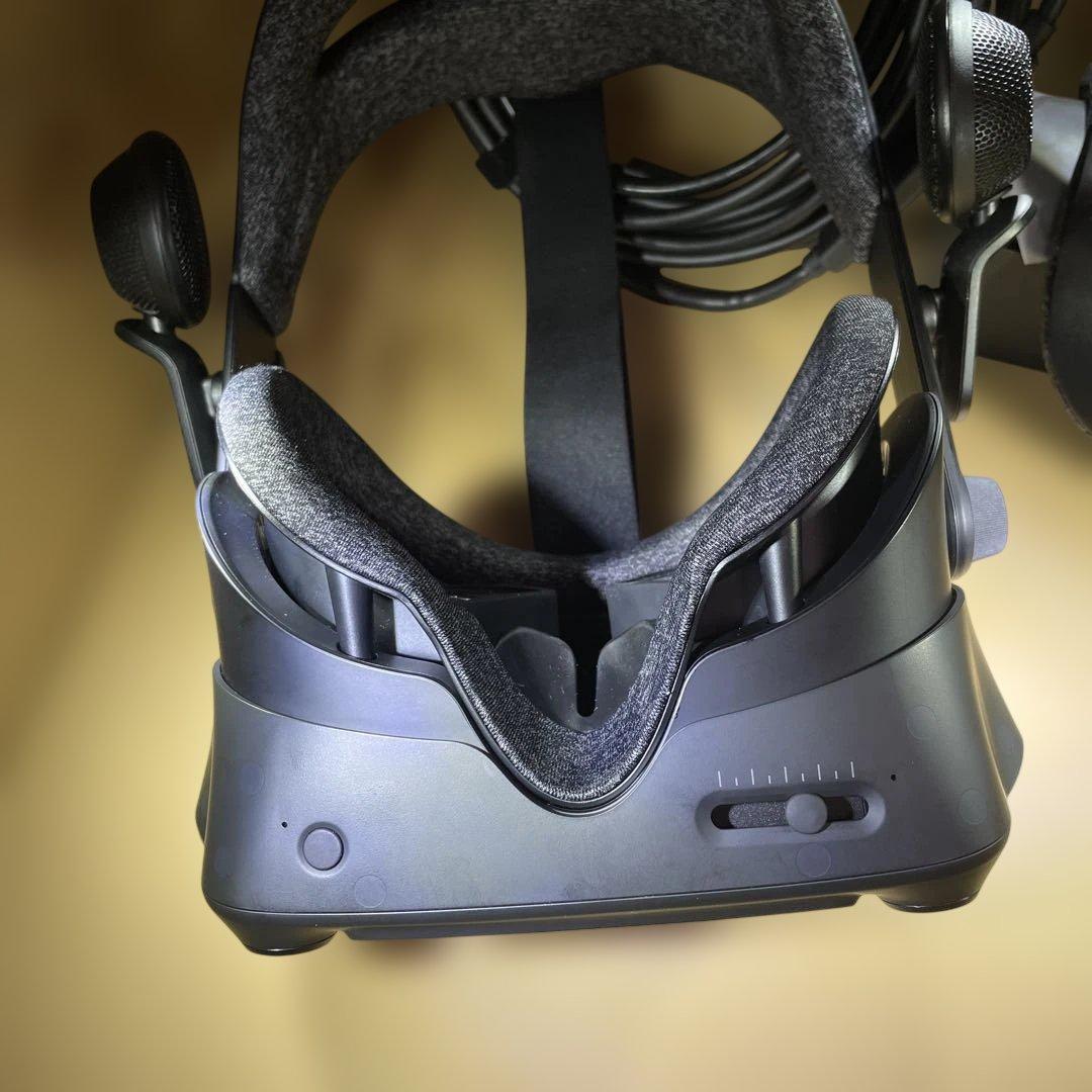 未使用に近い　VALVE INDEX VRヘッドセットと付属ケーブル