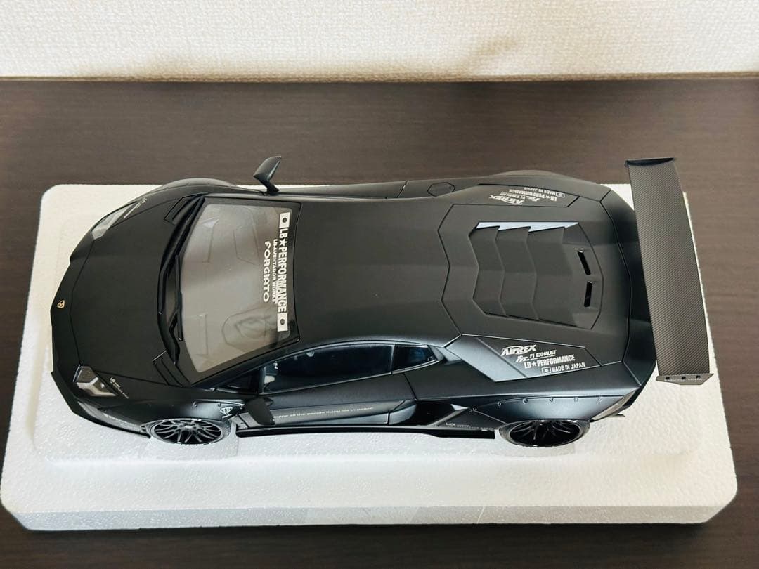 ランボルギーニ アヴェンタドールLBマットブラック