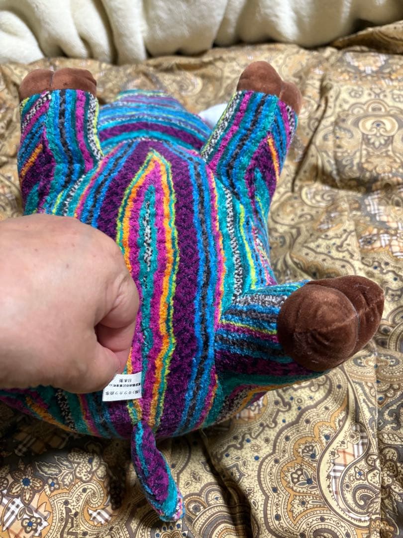 カラカラのイノシシ型ぬいぐるみ