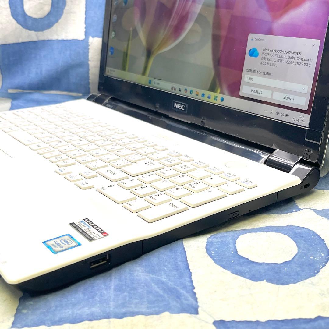 綺麗ブルーレイ！快適SSD☆爽やか白ノートパソコン♪カメラ付！Windows11