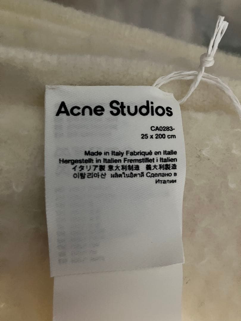 プレゼントにも！新品タグ付きAcne Studios アイボリー マフラー☆