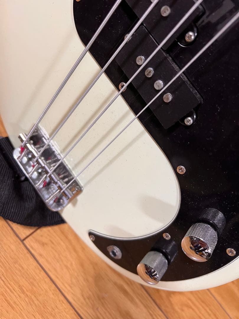 PhotoAuthentic エレキベース アイボリー