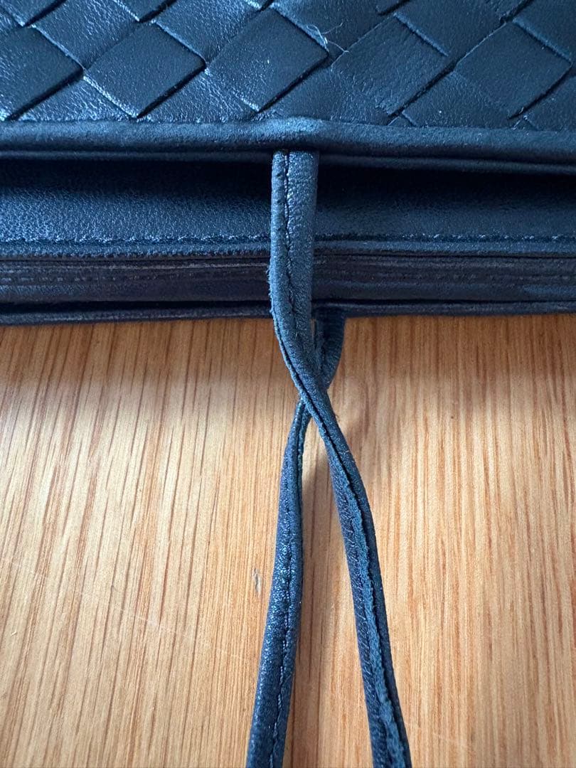 BOTTEGA VENETA 編み込みブラックパーティーバッグ