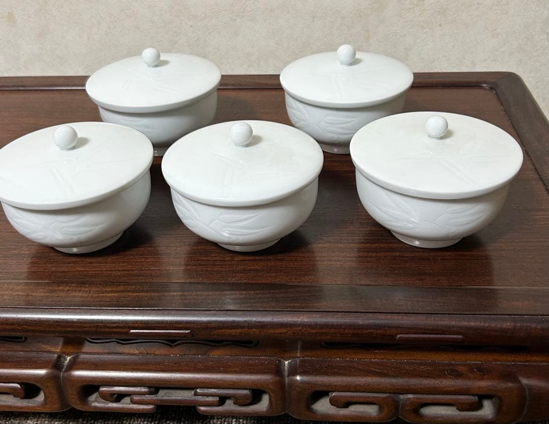 新品未使用 日本の銘窯 人間国宝 井上萬二作 白磁彫文 蓋付湯呑 汲出椀 五客