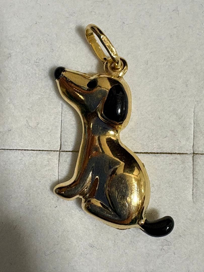 750 (K18) UNOAERRE 犬モチーフ　ペンダントトップ
