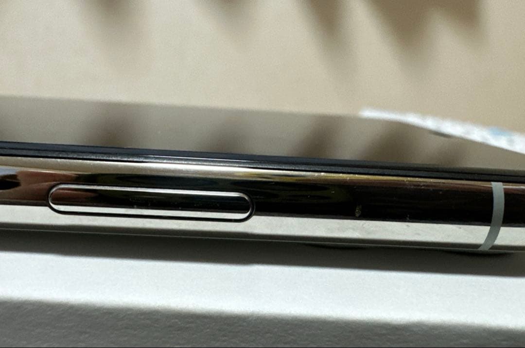 iPhone11pro(本体のみ)シルバー 256GB 最大バッテリー82%