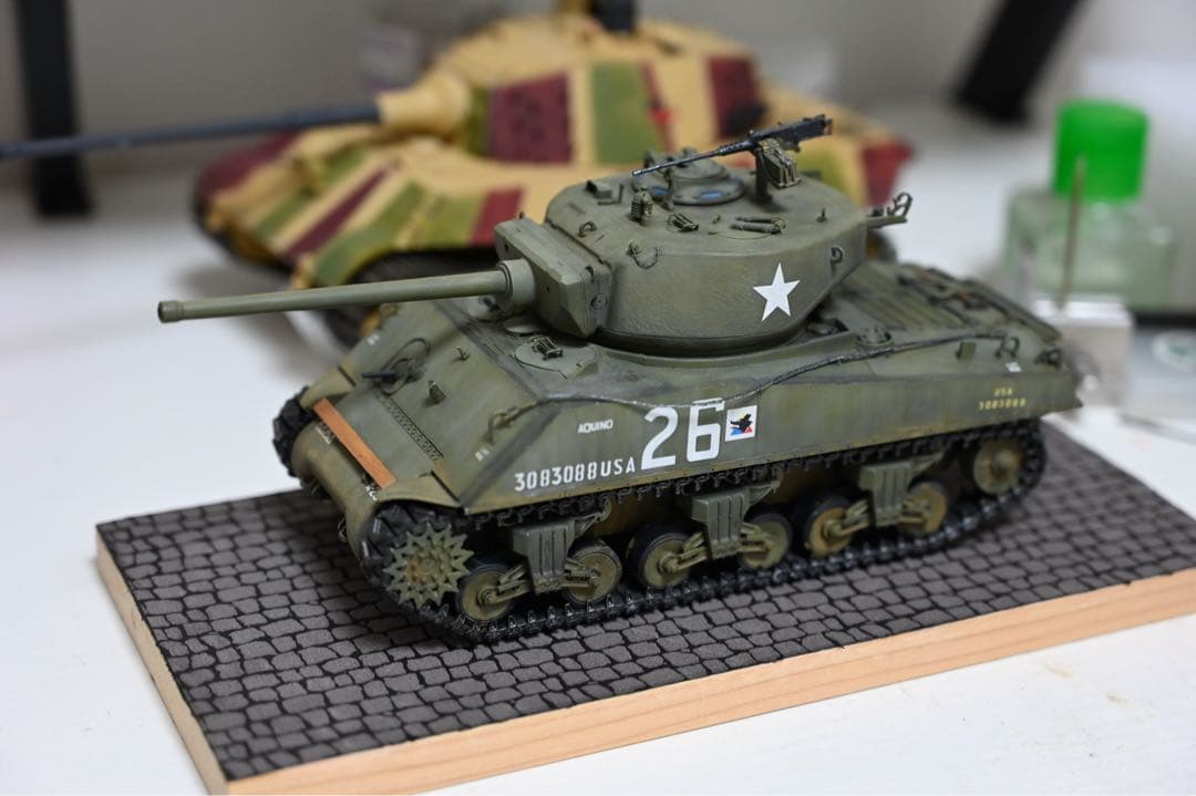 1/35 M4A3E2戦車＋フィギュア2体　セット
