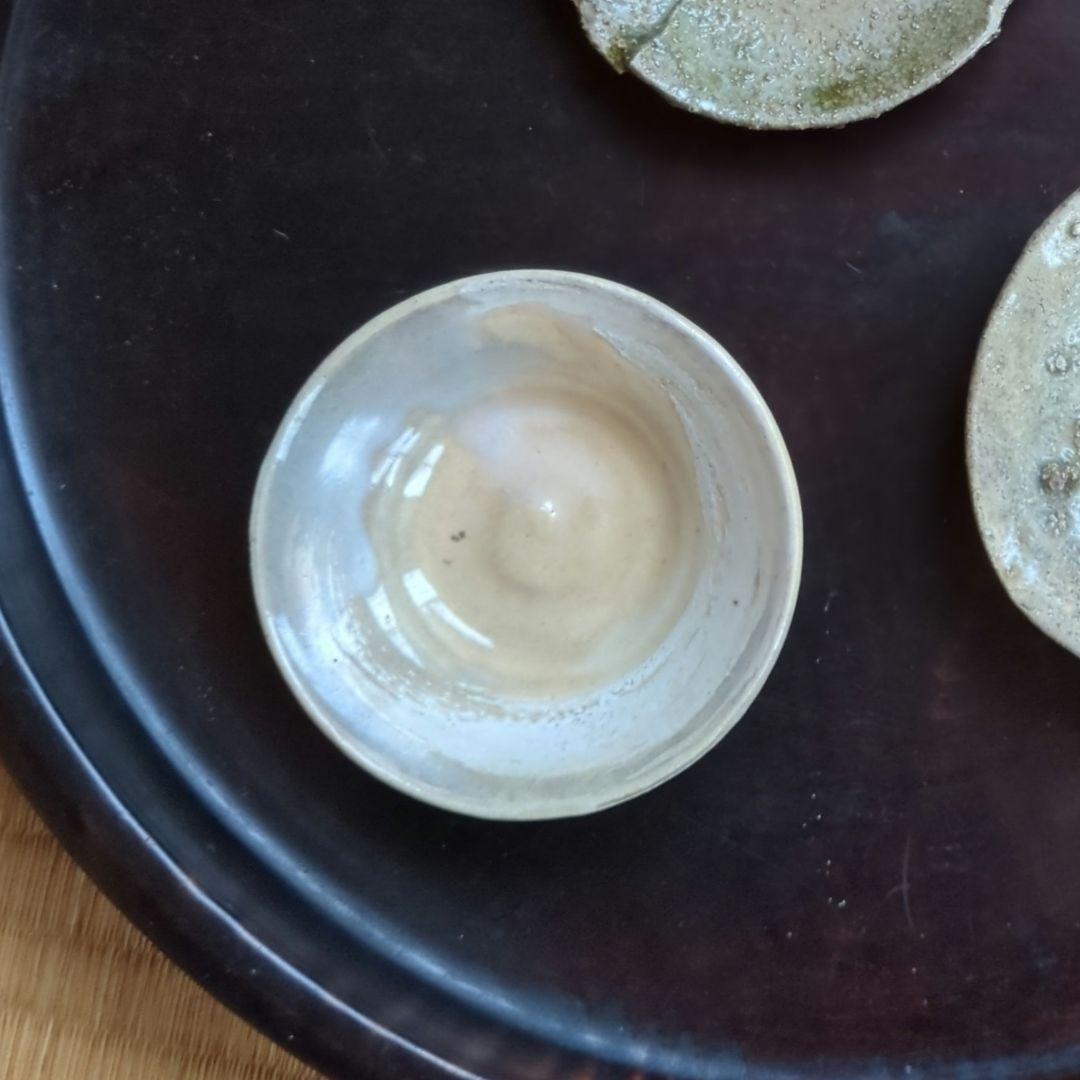 クリーム色の陶器皿 木箱付き　萩焼　酒器　骨董品