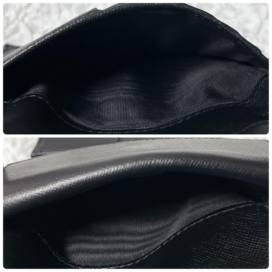 PRADA 三つ折り財布 ブラック　サフィアーノレザー　三角　トライアングル