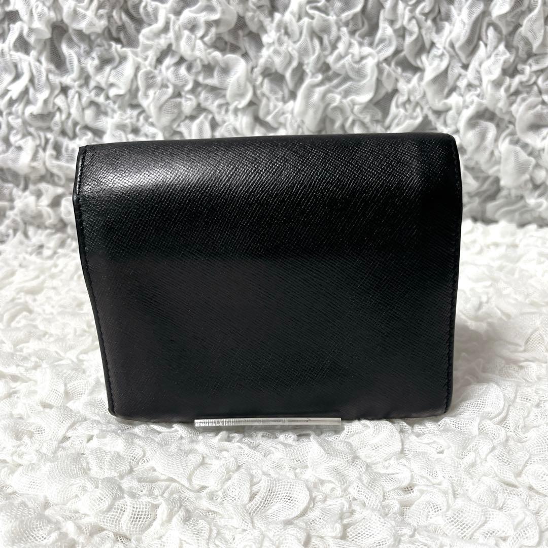 PRADA 三つ折り財布 ブラック　サフィアーノレザー　三角　トライアングル