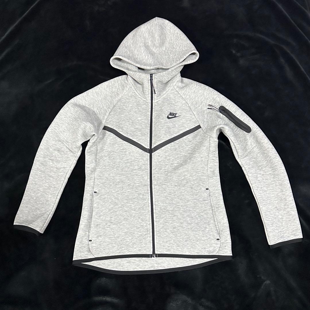 NIKE テックフリース S グレー