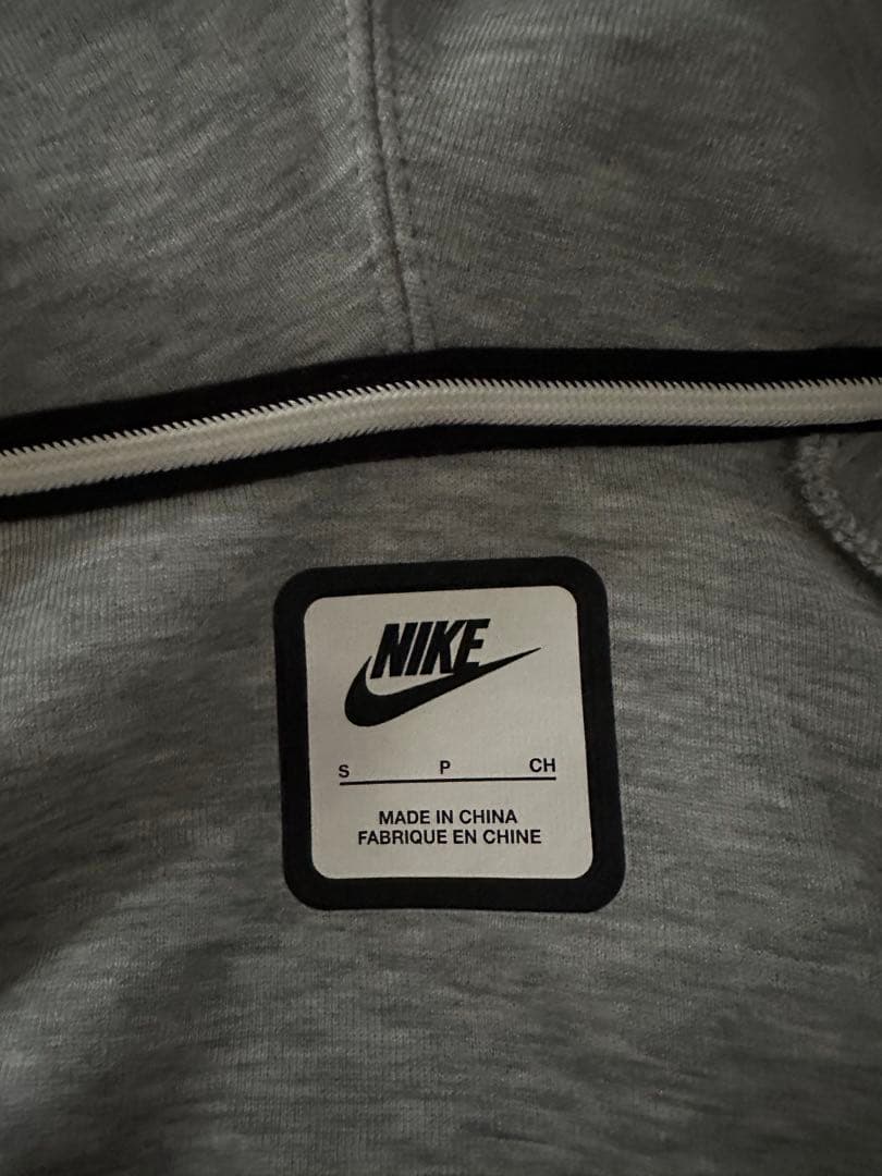 NIKE テックフリース S グレー
