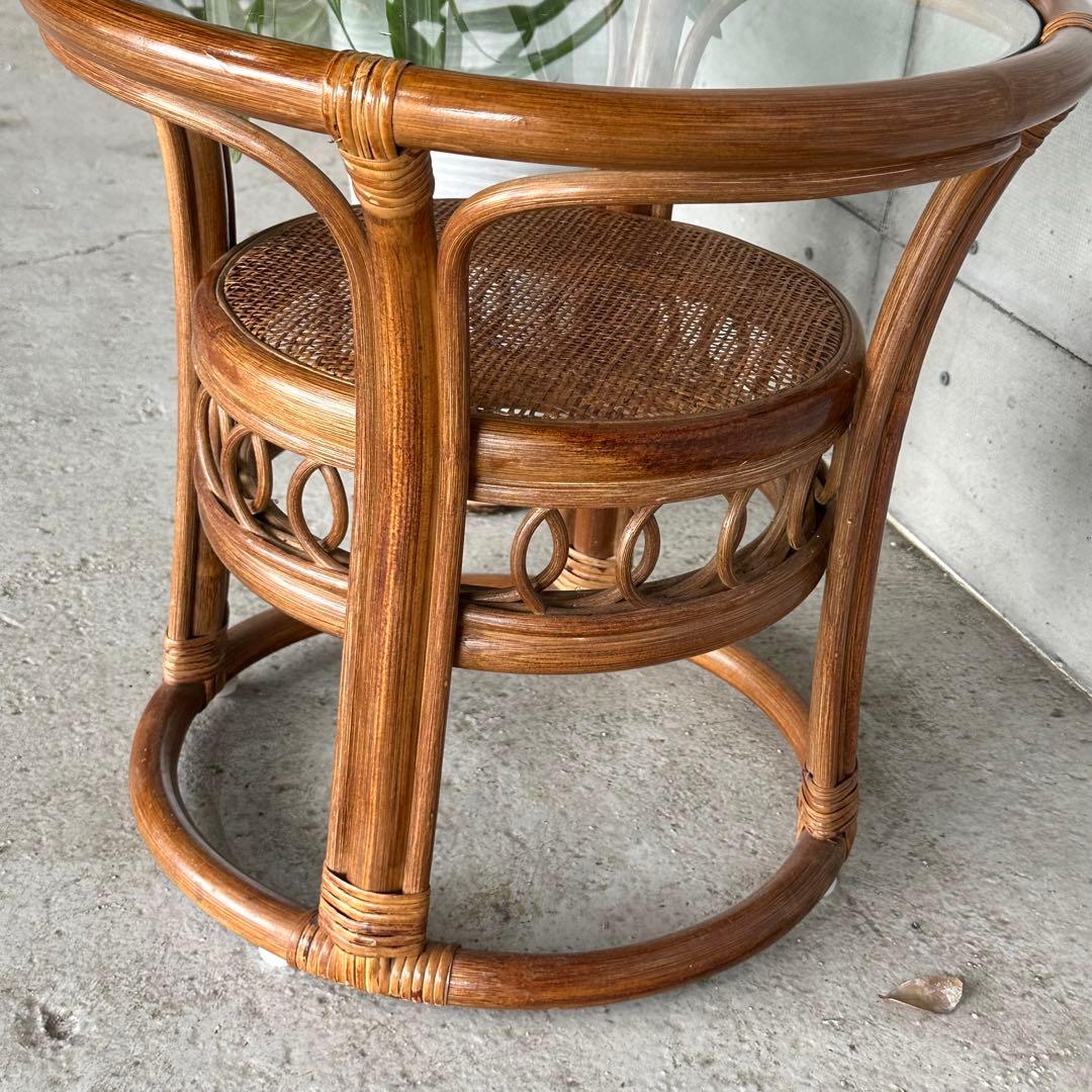 ⭐️即決価格⭐️ラタンサイドテーブル　丸型ガラステーブル　藤　天板49cm