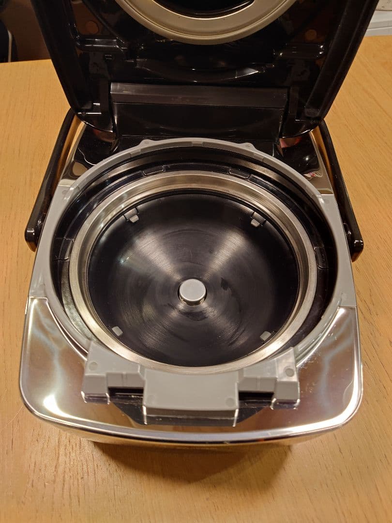 象印　圧力IH炊飯器 極め炊き NW-AS10 南部鉄器　極め羽釜