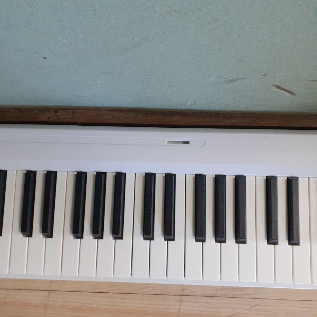 電子ピアノ　88鍵盤　ホワイト　充電式　充電器なし