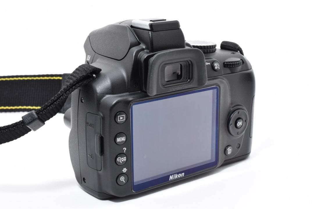 ★撮影枚数2,806枚・超美品★ ニコン D3000 ボディ #21223