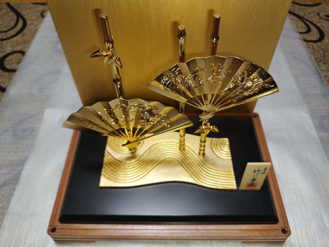 【豪華置物】扇子 吉祥 和風 風水 竹に末広 縁起物 インテリア ガラスケース