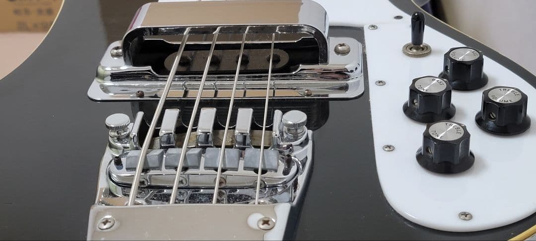 434　Rickenbacker 4003 Jetglo　1985　 USA