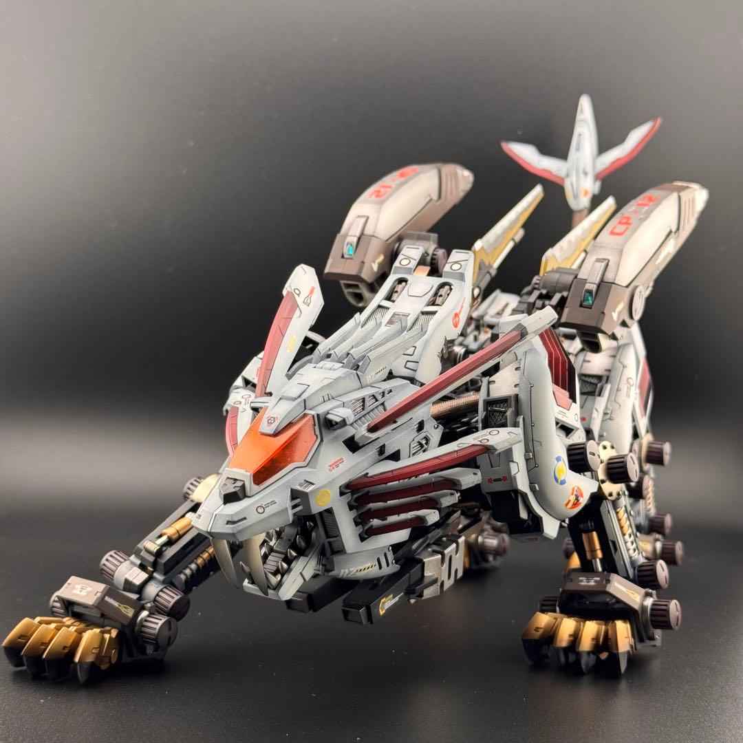 コトブキヤ ゾイド HMM ブレードライガー 全塗装 完成品