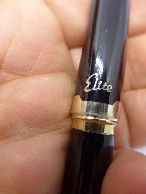 初期のパイロット　エリート　18K ペン先です