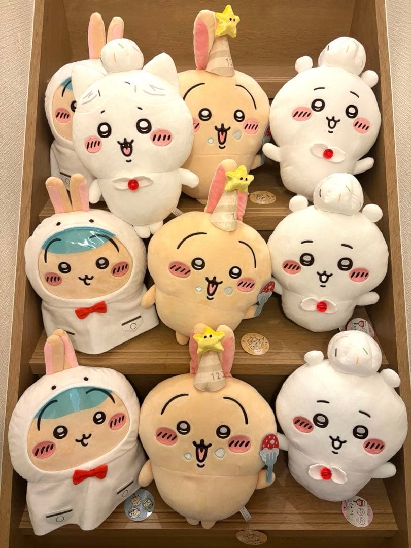 ちいかわ 誕生日なうさぎ BIG ぬいぐるみ　雨の日BIG ぬいぐるみ ハチワレ