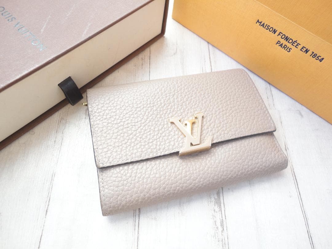 超美品★超希少★ルイ・ヴィトン【ポルトフォイユ・カプシーヌ コンパクト】C36