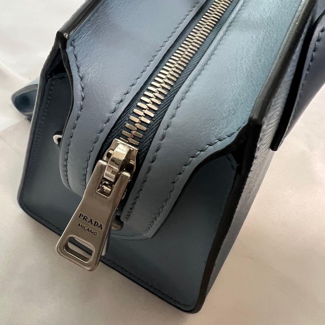 (ゆこ)PRADA ライトブルー ハンドバッグ ショルダーストラップ付き