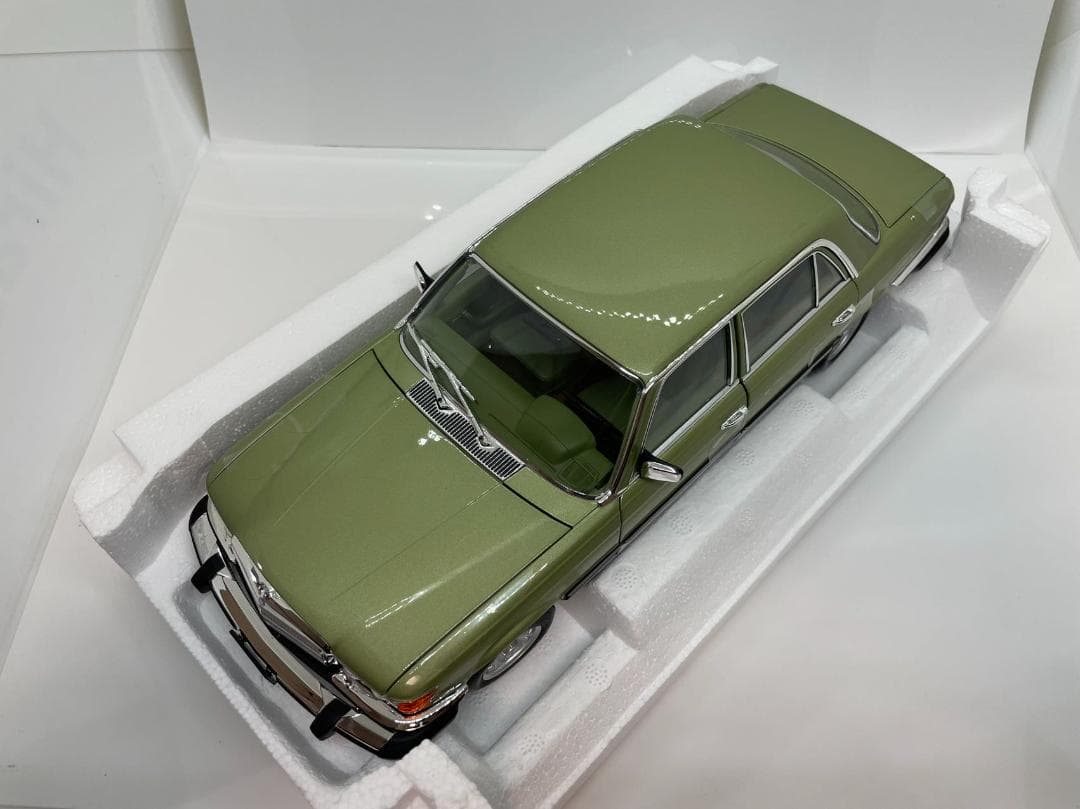 304-039 ノレブ 1/18 ベンツ 450 SEL US-Version